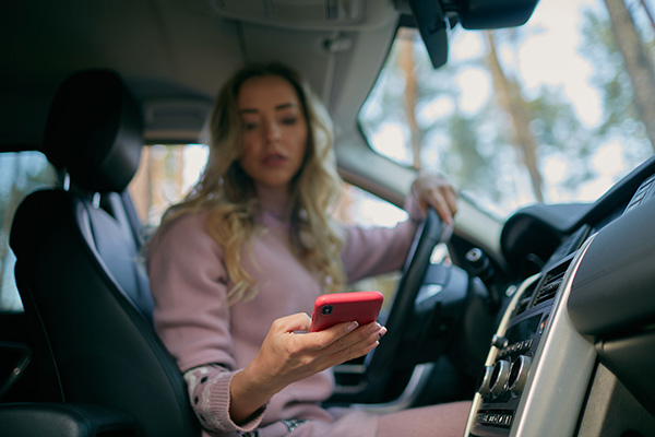 How Mobile Phone Use Impacts Your Driving Safety